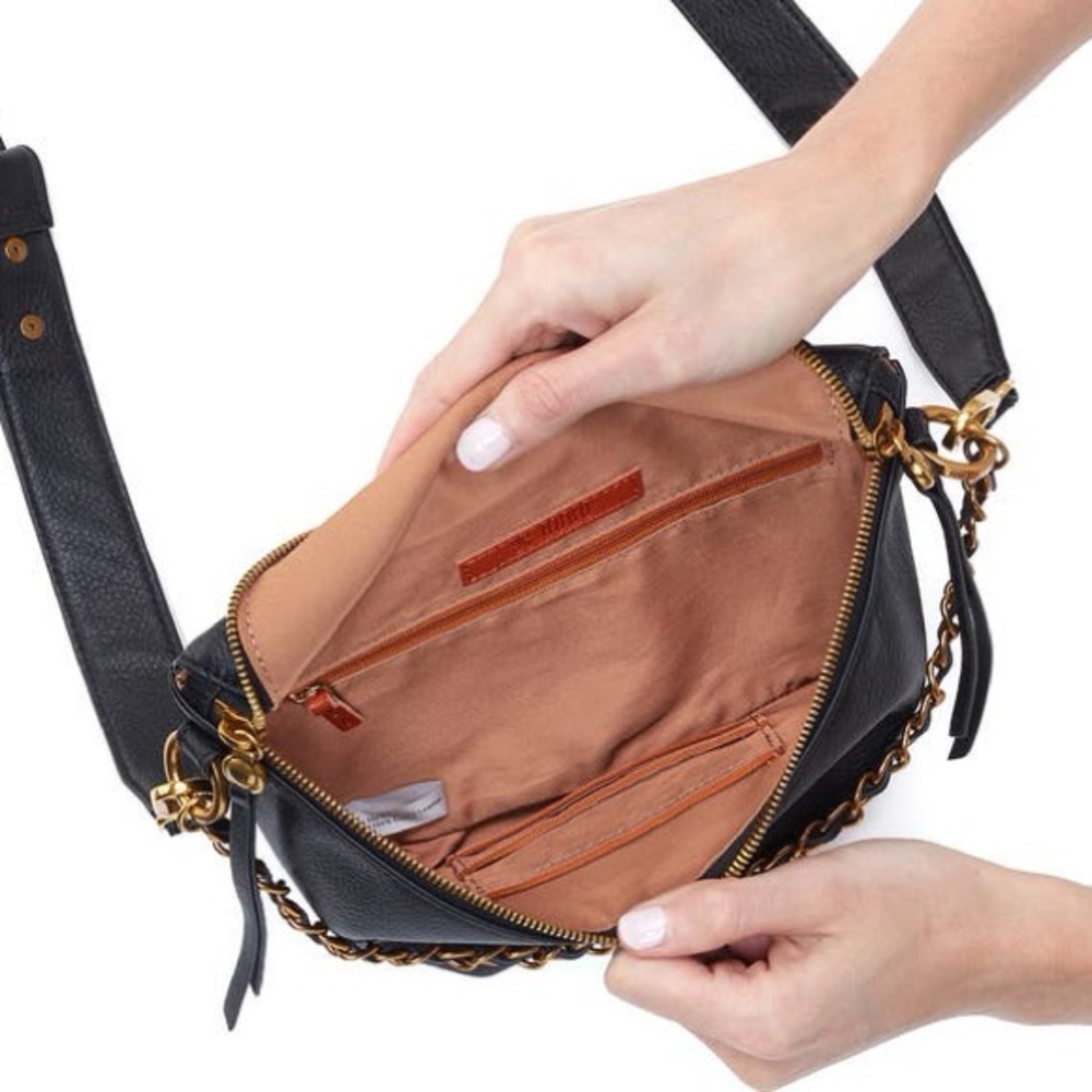 New HOBO Black pebbled soft Leather Chain Bag SLing belt bag purse crossbody - Picture 6 of 9